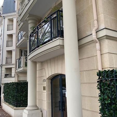 Апартаменты Lieu De Ressourcement A Robinson Ле-Плесси-Робинсон Экстерьер фото